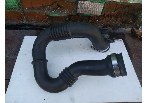 Патрубок інтеркулера Renault Trafic II 2.0 dci, 8200470985, 8201068612